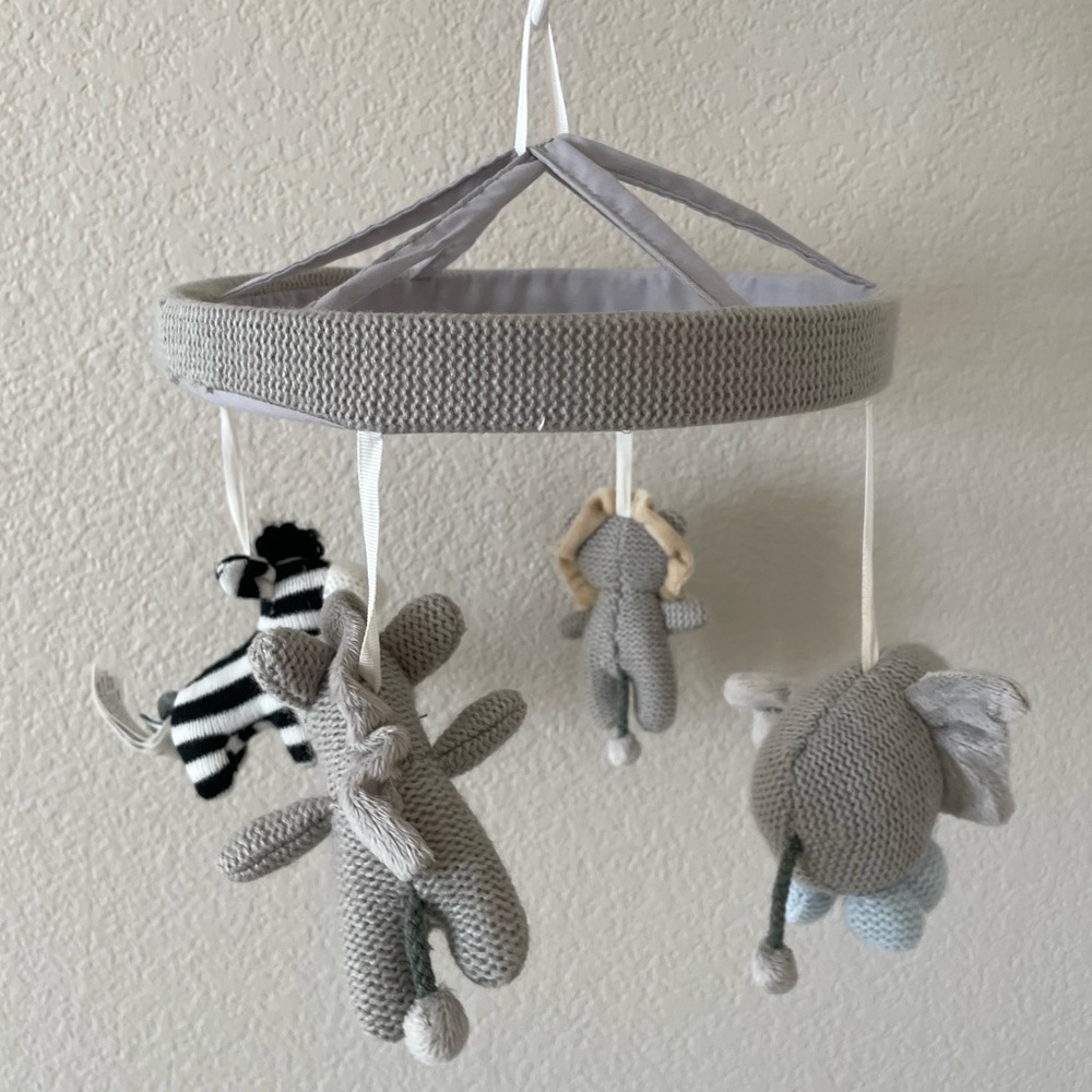 Pottery barn knit musical nursery mobile -- like new condition